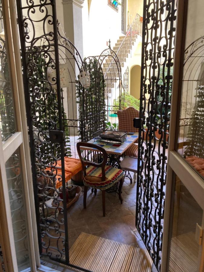 Hand Decorated House With Court Florencia