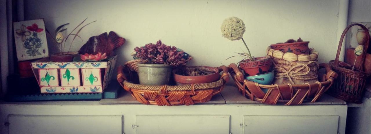 Hand Decorated House With Court * Florencia