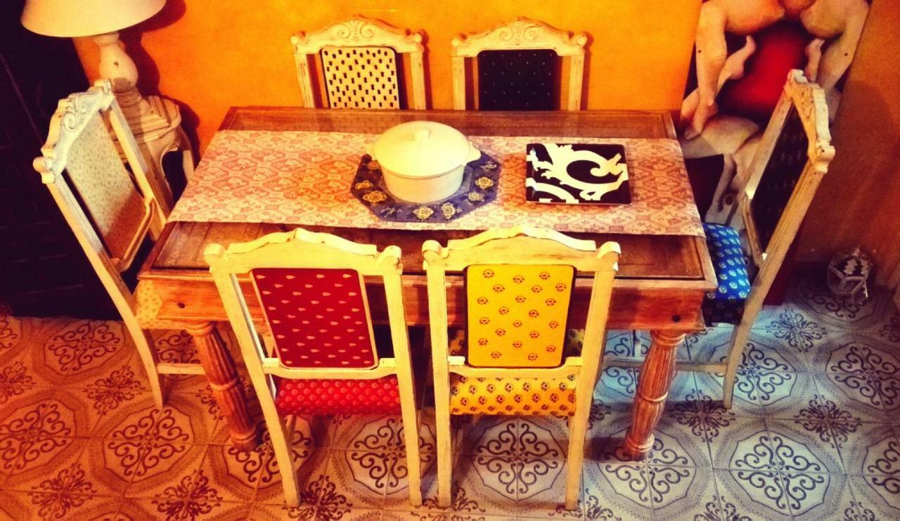 Hand Decorated House With Court * Florencia
