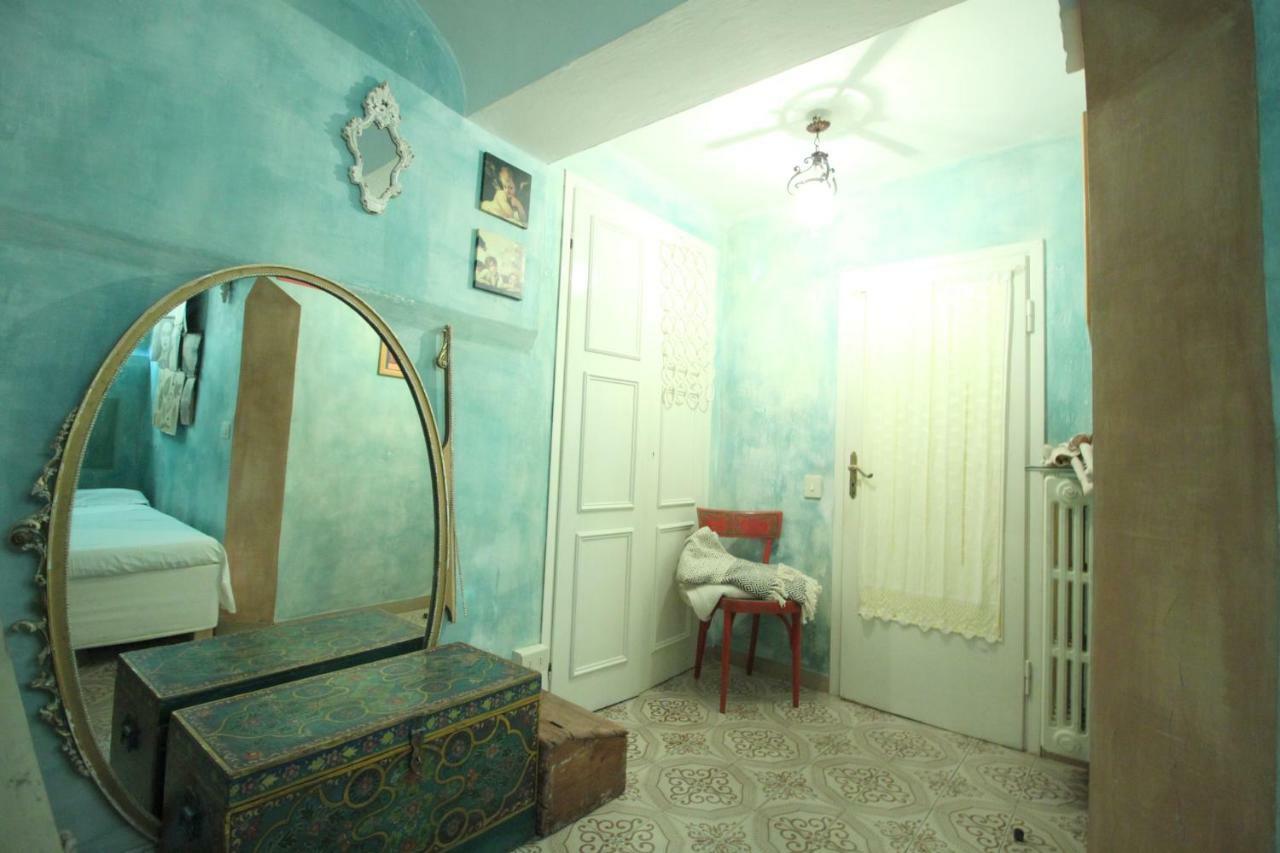 Hand Decorated House With Court Apartamento Florencia